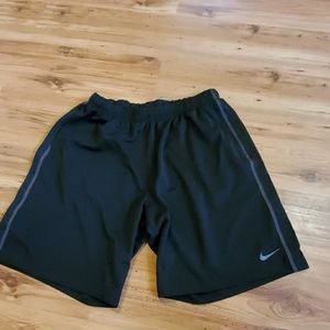 NIKE XL GYM SHORTS